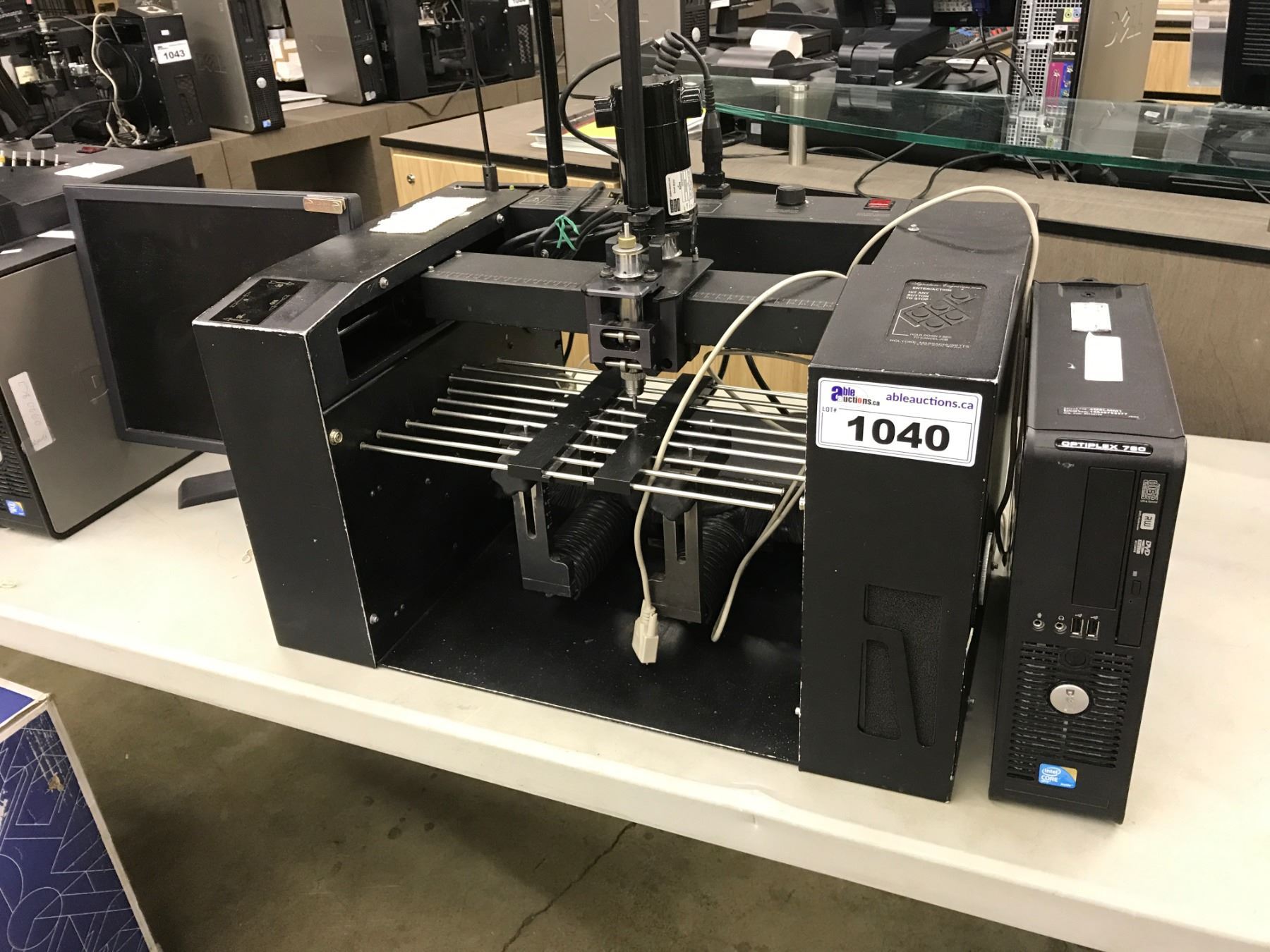 SIGNATURE ENGRAVING SYSTEMS COMPUTERIZED ENGRAVING MACHINE WITH ...