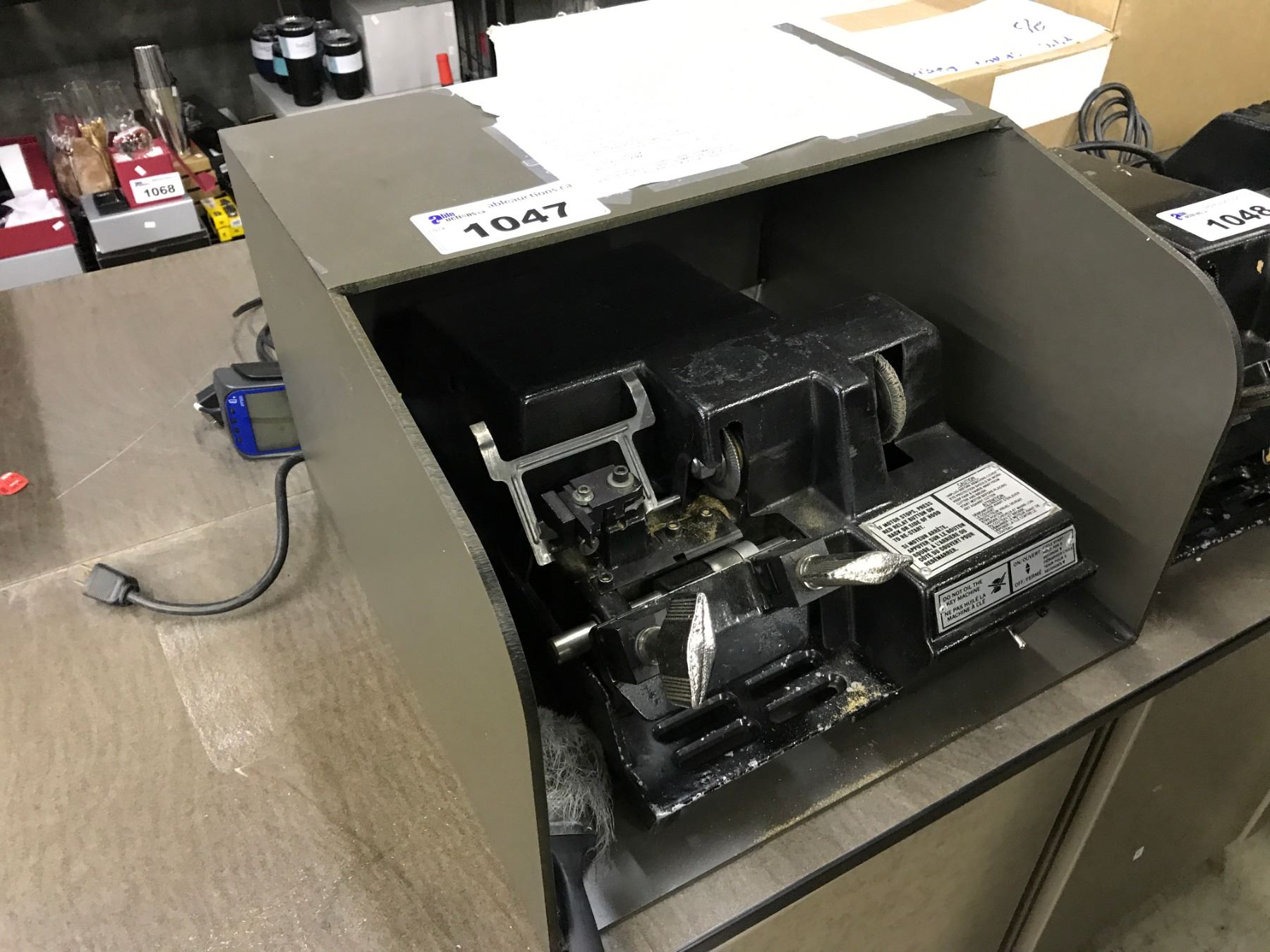 KLASSEN MODEL 4KCC KEY CUTTING MACHINE WITH ENCLOSURE