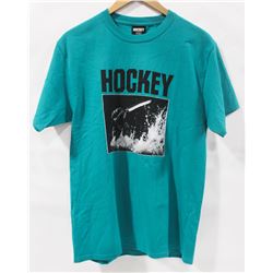 HOCKEY MENS GREEN GRAPHIC LOGO T-SHIRT