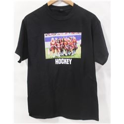 HOCKEY MENS BLACK/WHITE GRAPHIC LOGO T-SHIRT