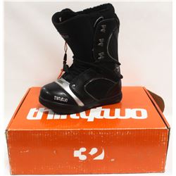 THIRTYTWO VELA BLACK AND SILVER WOMENS SNOWBOARD