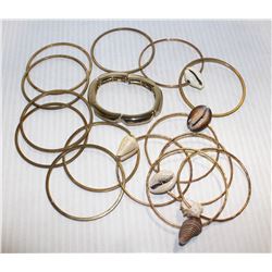 BAG OF ASSORTED WOMENS SEA SHELL THEMED JEWELLERY