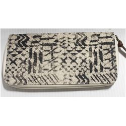 BILLABONG WOMENS CANVAS PRINT ZIPPER WALLET