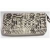Image 1 : BILLABONG WOMENS CANVAS PRINT ZIPPER WALLET
