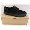 Image 1 : STRAYE FAIRFAX BLACK/BLACK SUEDE UNISEX SHOE