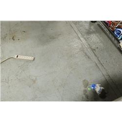 ELEMENT MENS BLACK SHORTS SZ SMALL.