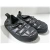 Image 1 : NORTHFACE BLACK YOUTH INSULATED SHOES. SZ 4.