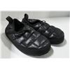 Image 1 : NORTHFACE BLACK YOUTH INSULATED SHOES. SZ 3.