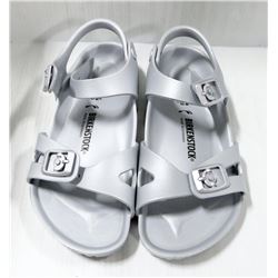BIRKENSTOCK GREY HARD PLASTIC SANDALS SIZE L3.