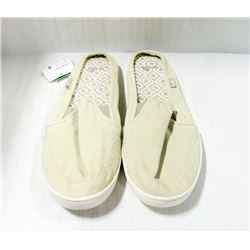SANUK NATURAL WOMENS SHOE. SIZE 6.