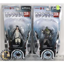 LOT OF 2 ACTION FIGURES