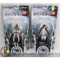 LOT OF 2 ACTION FIGURES