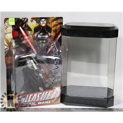 STAR WARS UNLEASHED FIGURE AND DISPLAY CASE