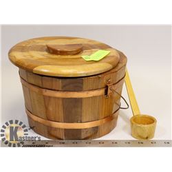 VINTAGE BUCKET WITH SCOOP