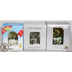 LOT OF 3 MUSICAL SNOW GLOBES, PANDAS, WOLVES &