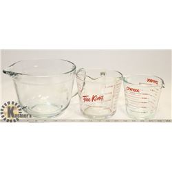 SET OF 3 GLASS MEASURING CUPS