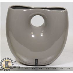 U-SHAPED SHOWHOME STYLE VASE