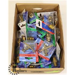 TRAY OF ASSORTED PLUMBING FITTINGS