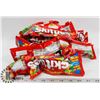 Image 1 : LARGE BAG OF SKITTLES