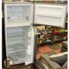 Image 2 : GE STAINLESS STEEL STANDARD FRIDGE W/