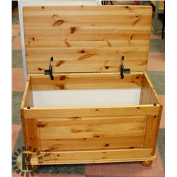 ESTATE SOLID WOOD PINE STORAGE