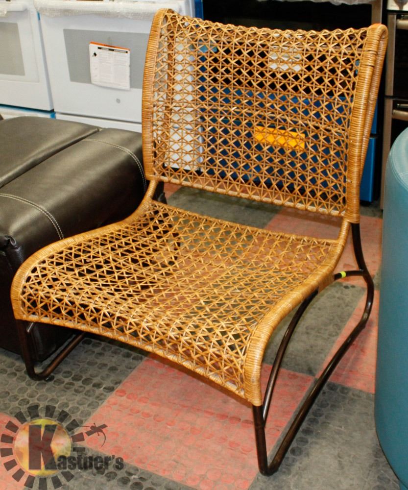 METAL AND WICKER ACCENT CHAIR, 28" WIDE - Kastner Auctions