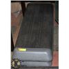 Image 1 : SET OF 2 EXERCISE STEPPERS