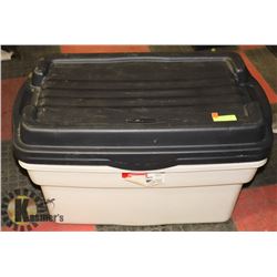 PAIR OF RUBBERMAID HINGED TOTES