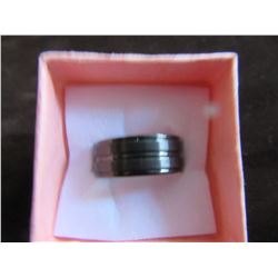 BLACK TITANIUM BAND STYLE RING (SIZE 7)