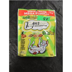TEMPTATIONS MIX UPS CHICKEN, CATNIP & CHEDDAR FLAVOR (180 G) - PER BAG