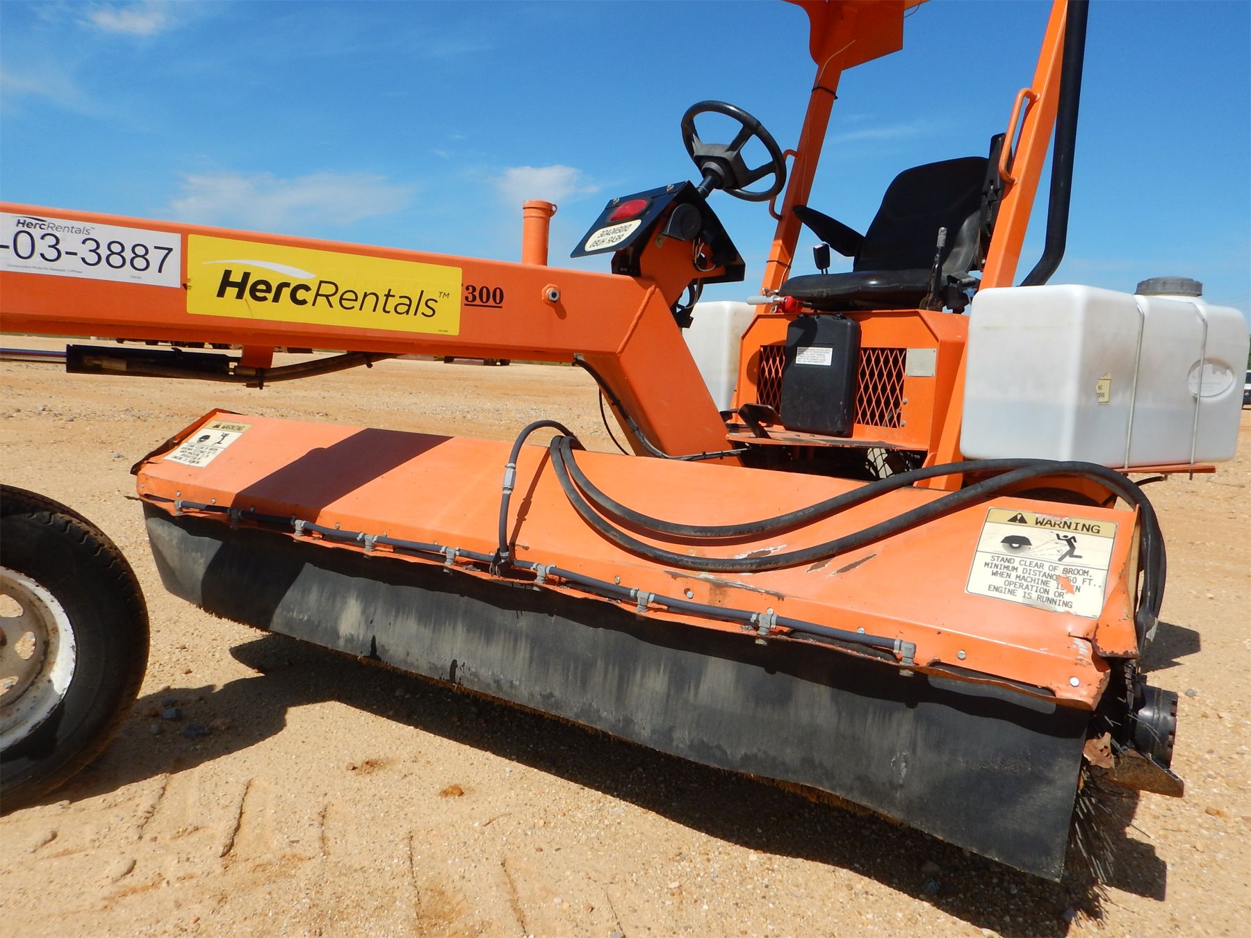 2014 LAYMOR SM300 Broom