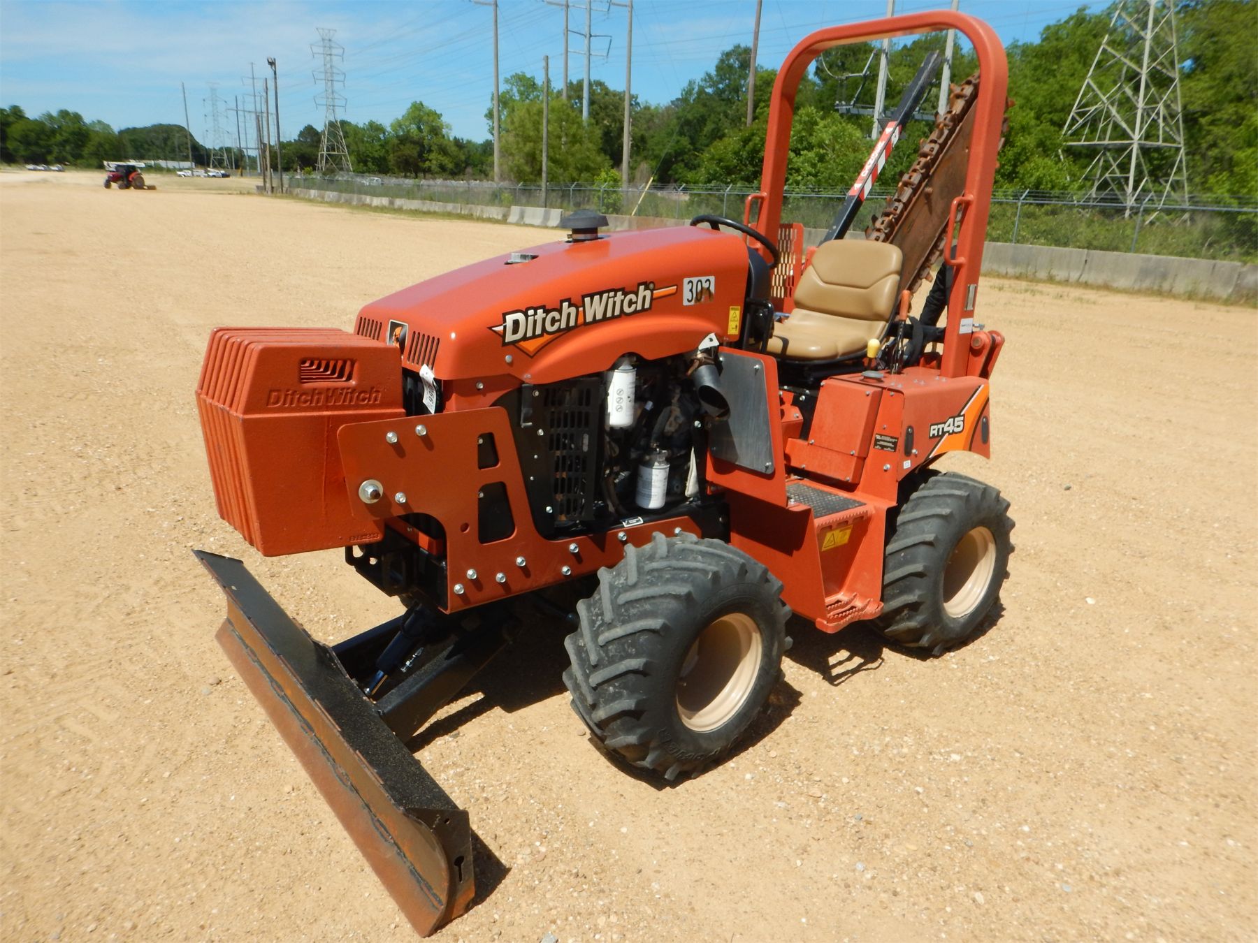 2015 DITCH WITCH RT45 Ditcher / Trencher / Plow