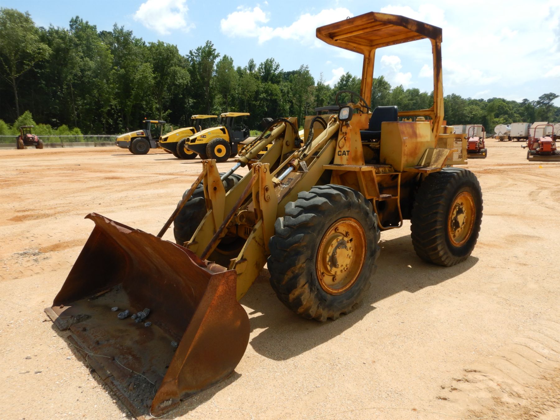 CATERPILLAR 910 Wheel Loader J.M. Wood Auction Company, Inc.