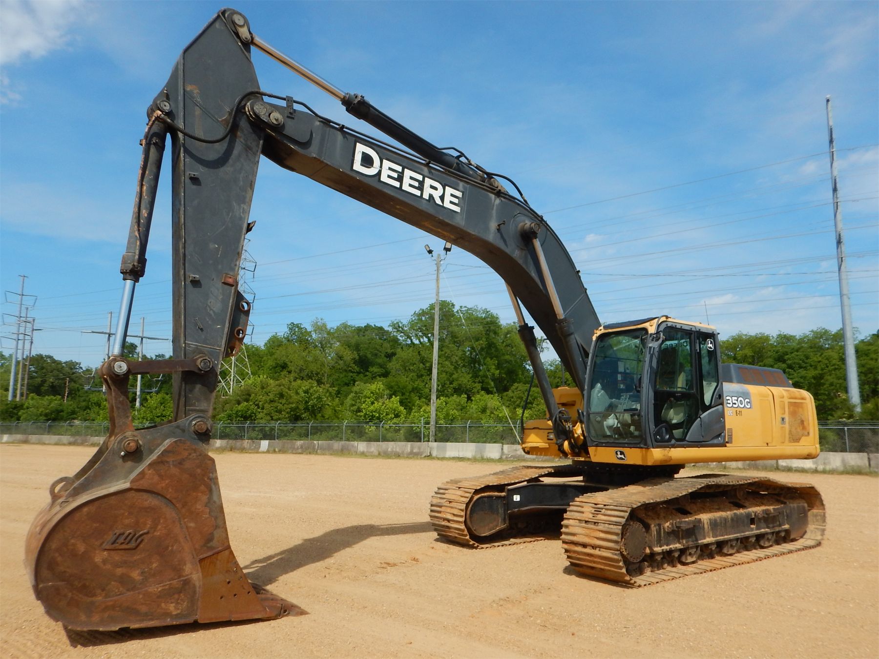 2013 JOHN DEERE 350G LC Excavator J.M. Wood Auction Company, Inc.