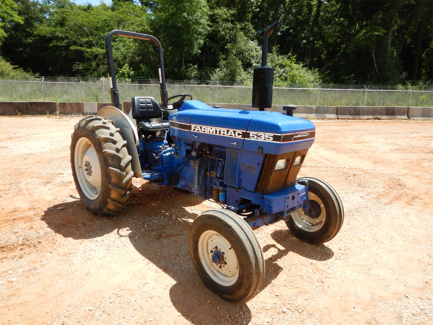 FARMTRAC 535 Tractor