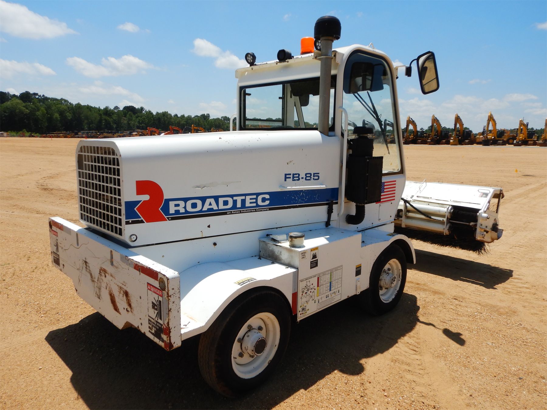 ROADTEC FB-85 Broom - J.M. Wood Auction Company, Inc.