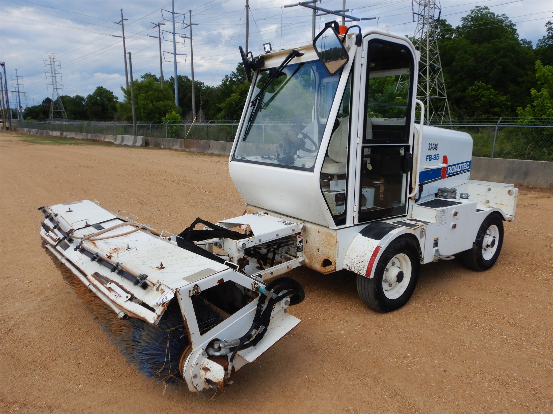 ROADTEC FB-85 Broom - J.M. Wood Auction Company, Inc.