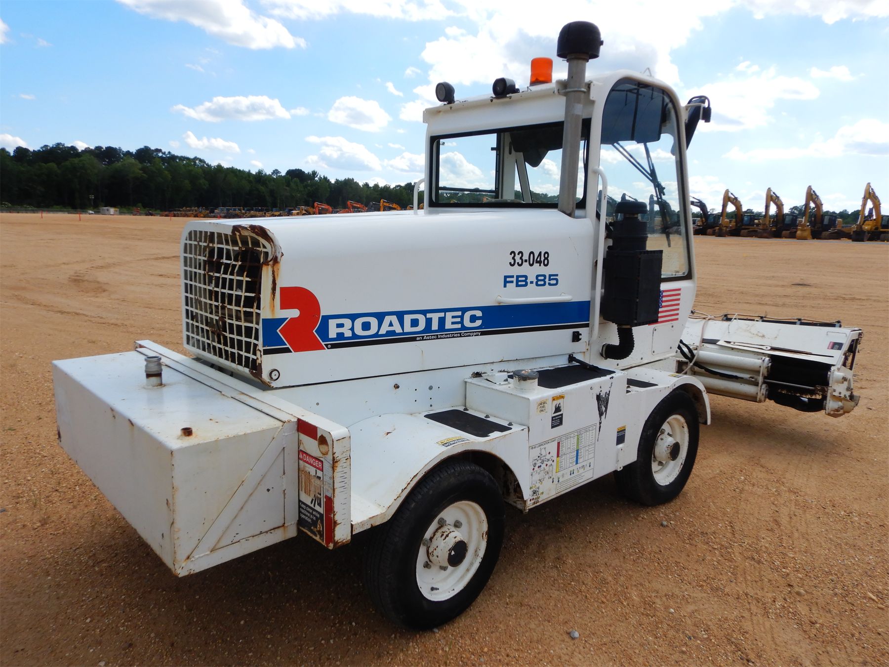 ROADTEC FB-85 Broom