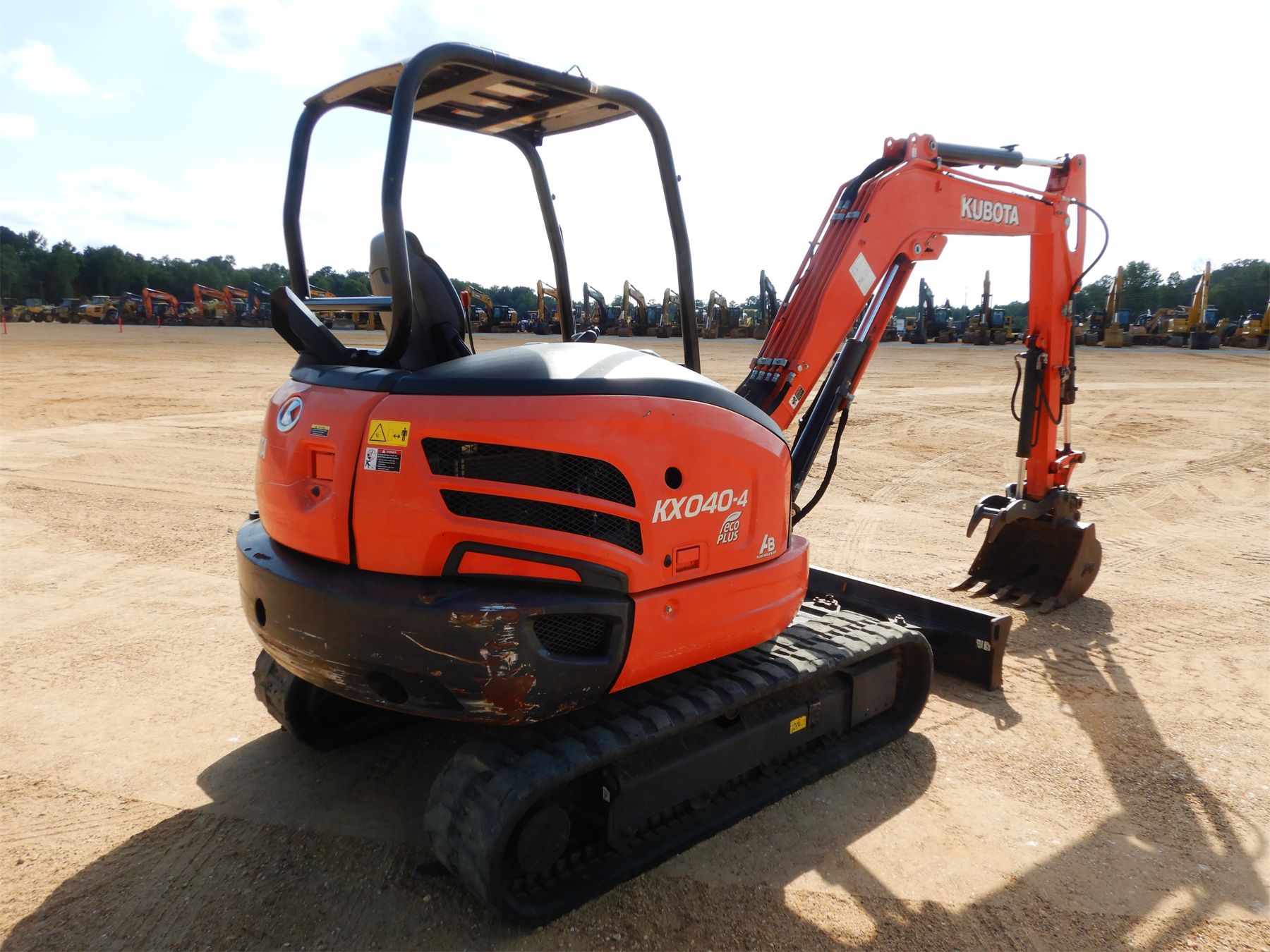 2016 KUBOTA KX0404 Excavator Mini J.M. Wood Auction Company, Inc.