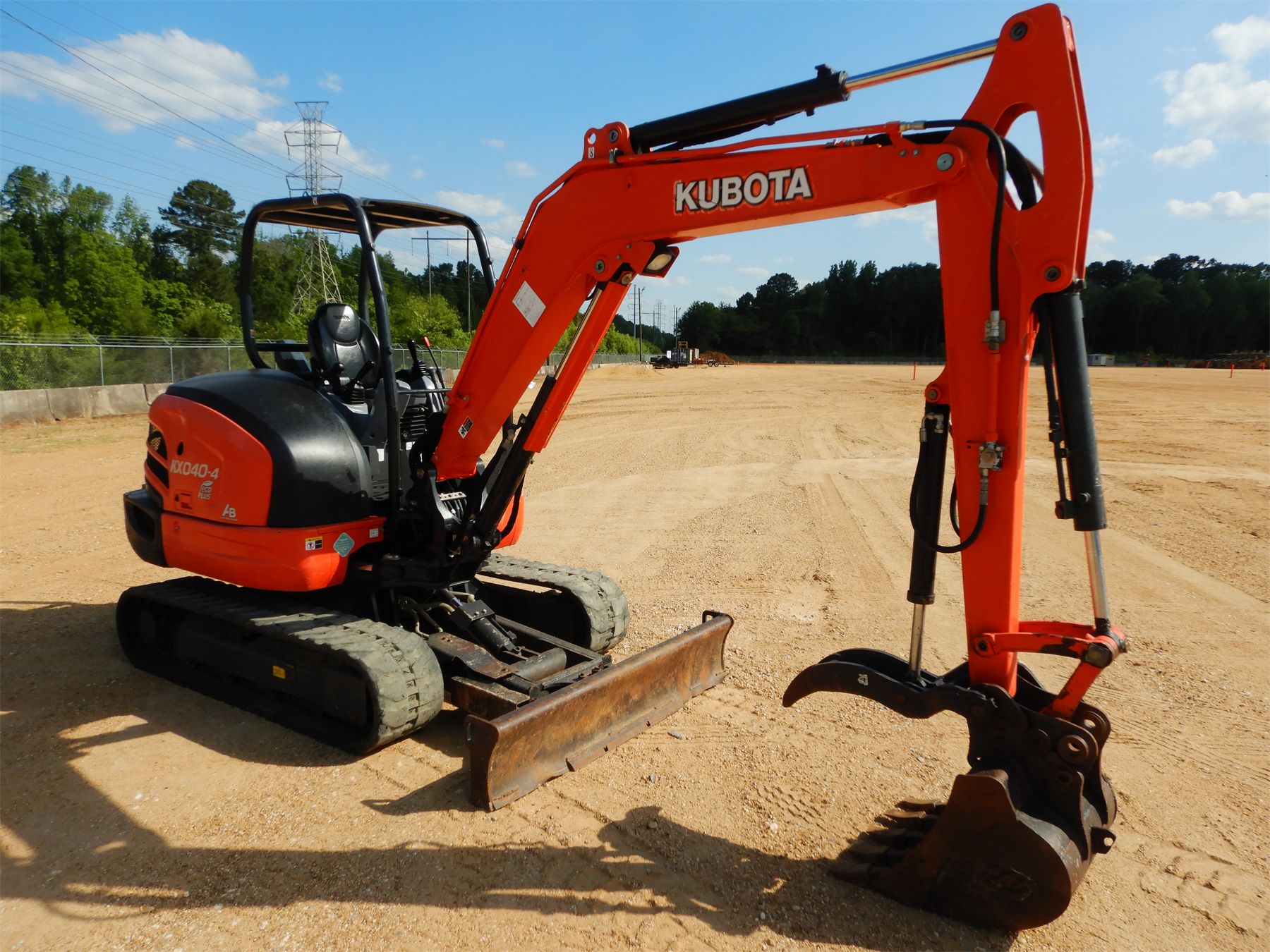 2016 KUBOTA KX0404 Excavator Mini J.M. Wood Auction Company, Inc.