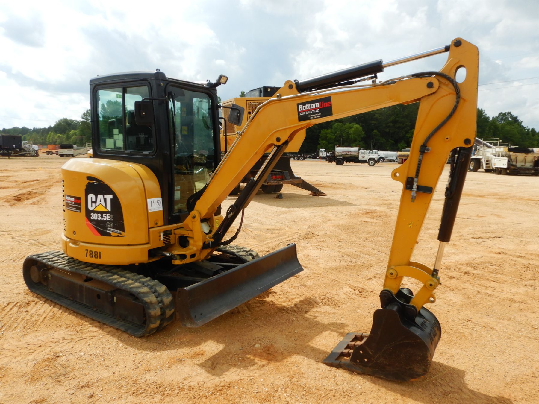 2016 CATERPILLAR 303.5E2 CR Excavator Mini 2016 CATERPILLAR 303.5E2 CR Excavator Mini