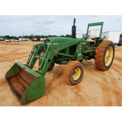 JOHN DEERE 2840 Tractor