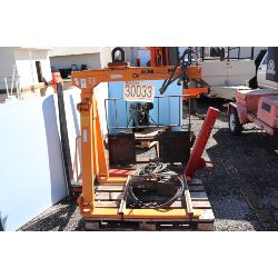 forks, hydraulic coupler, Selling Offsite: Located in Birmingham, AL