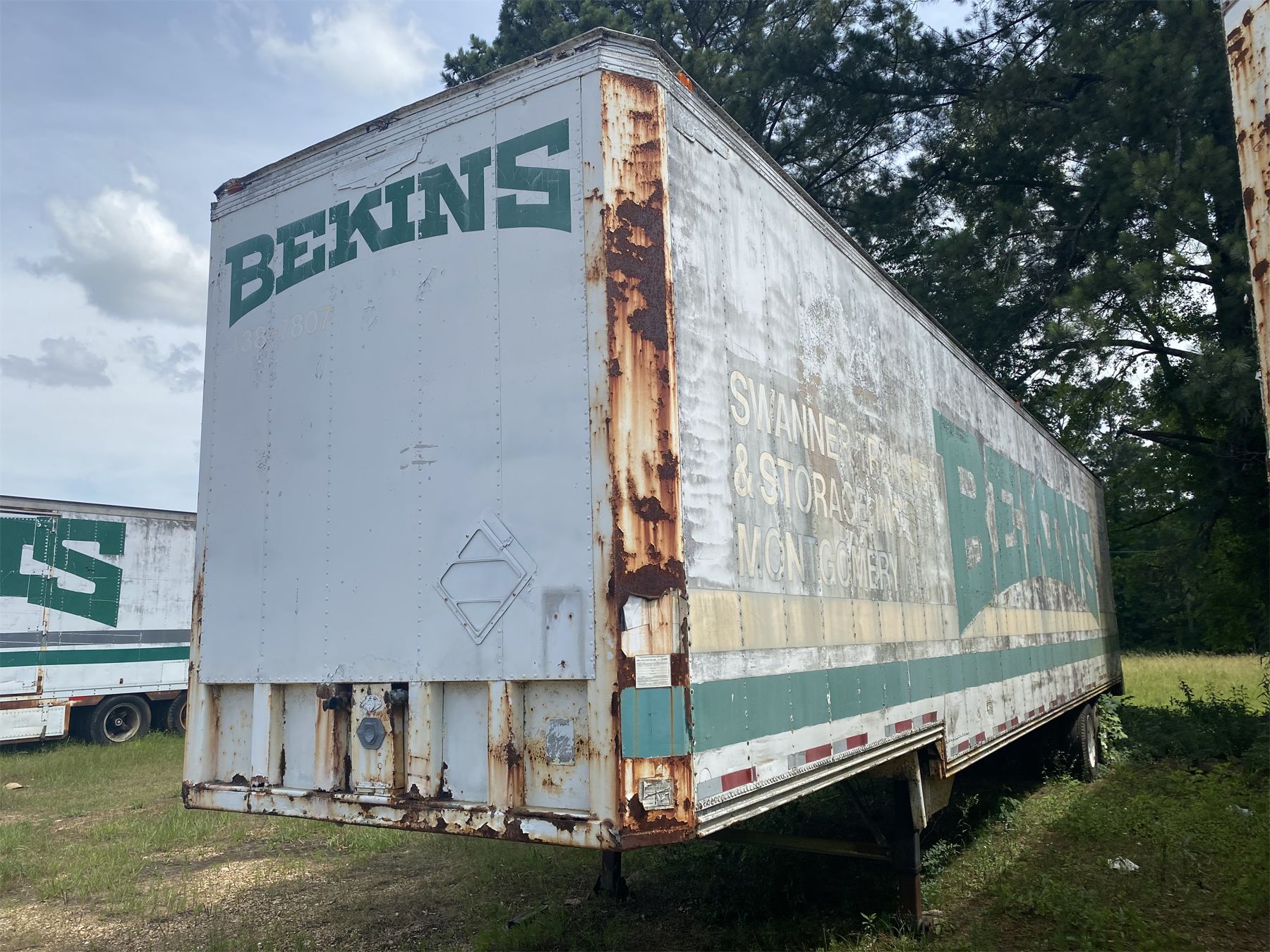 1974 KENT Dry Box Van Storage Trailer
