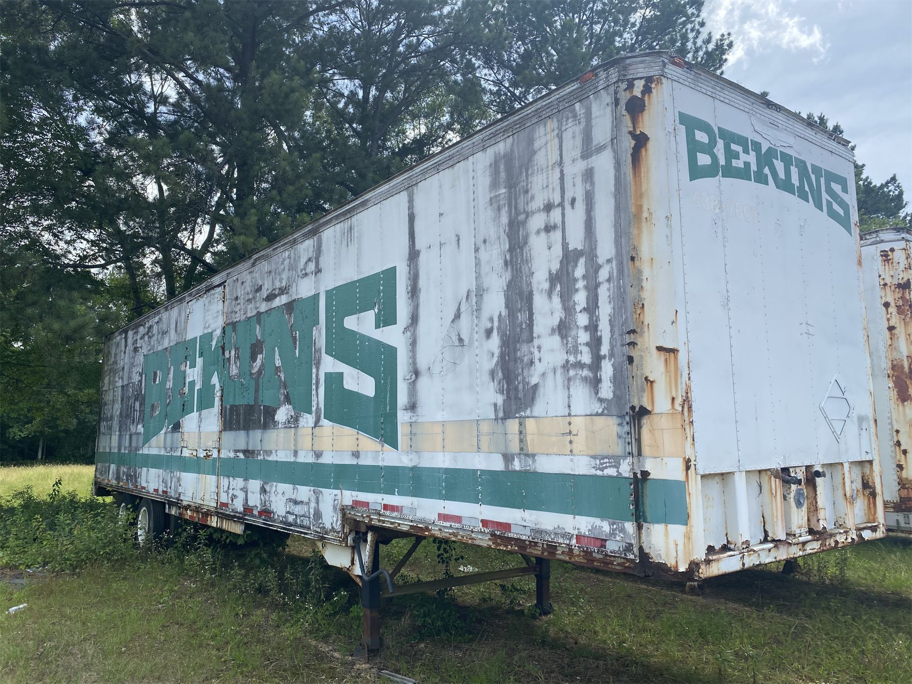 1974 KENT Dry Box Van Storage Trailer