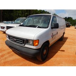 2005 FORD E150 Passenger Van