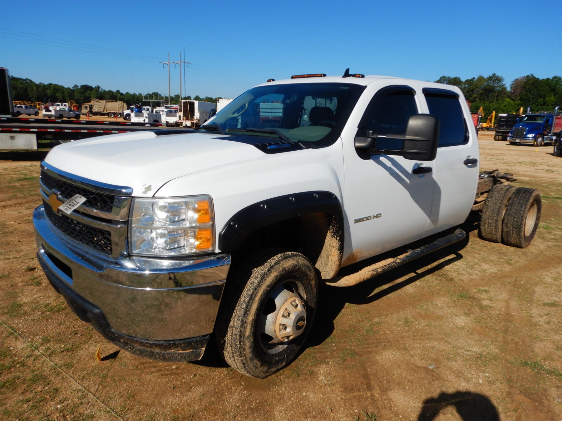 2012 CHEVROLET 3500HD Cab and Chassis Truck