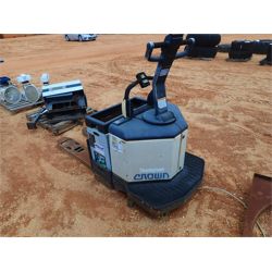 CROWN  electric pallet jack (B9)