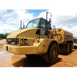2011 CATERPILLAR 725 Water Wagon