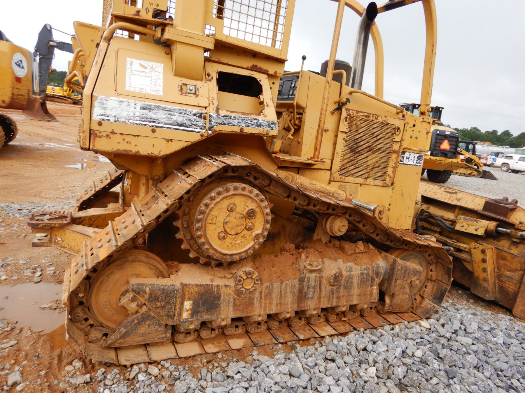 CATERPILLAR D4H LGP SERIES II Dozer Crawler Tractor caterpillar-d4h-lgp-series-ii-dozer-crawler-tractor